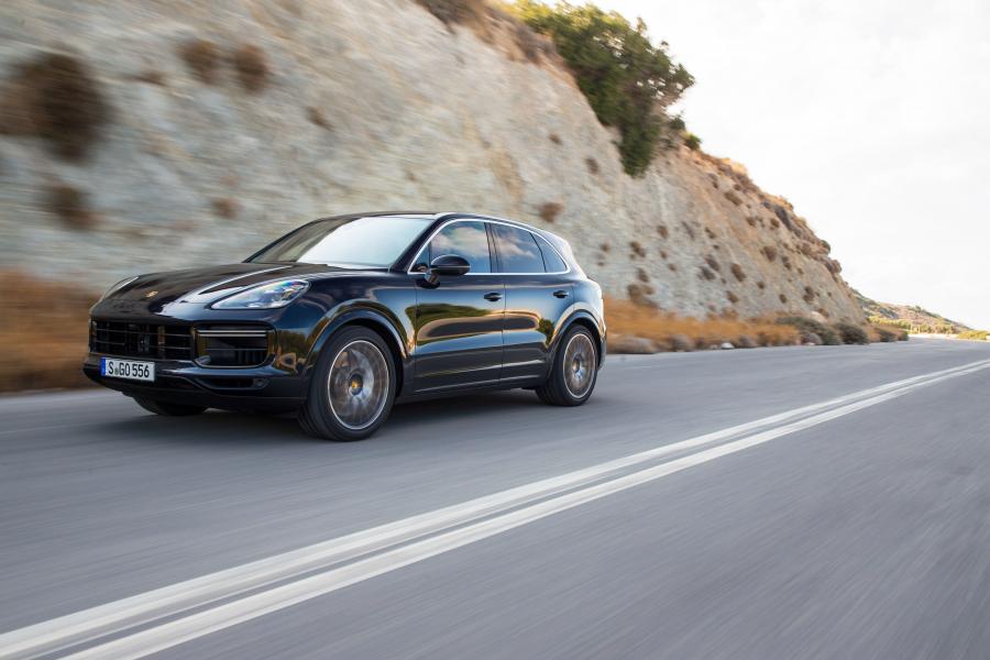  Porsche Cayenne Turbo 2017 года  (WW) (фото 16 из 45)